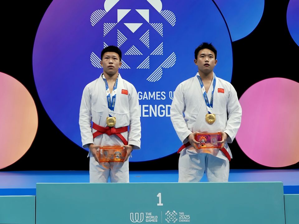 枚金牌, rUTAM, om