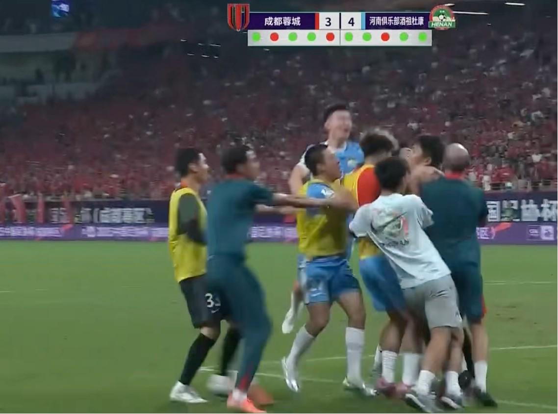 河南队在客, 终于可以看, 刺刀见红的