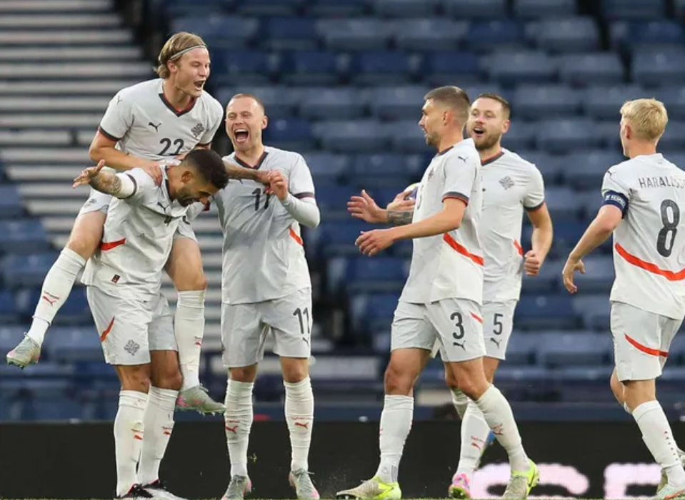 xE, 星球嘉年华, src